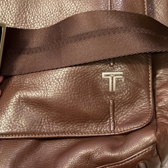 Tumi Brown Laurel Canyon Leather Messenger Bag - Picture 5 of 5